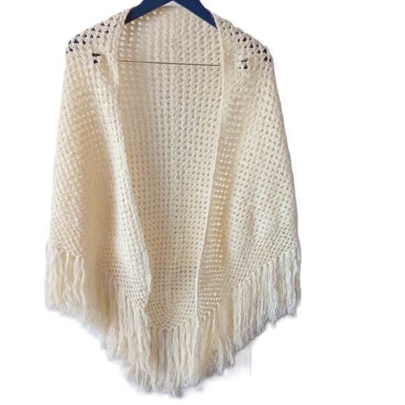 Unique Vintage Handmade Artisan Shawl Ivory Crochet Tassled Cozy One Size - Picture 1 of 4
